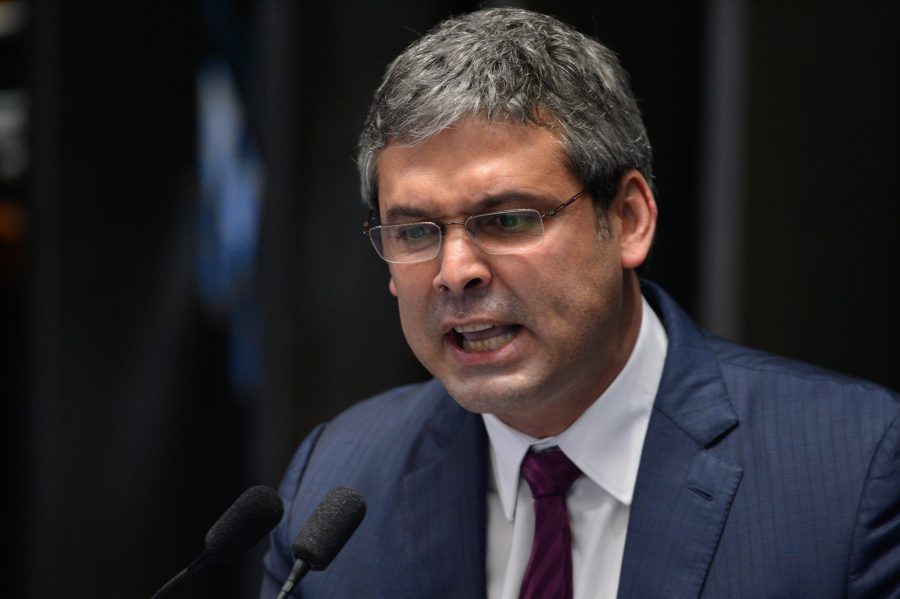 Prisão para Flávio Bolsonaro. 