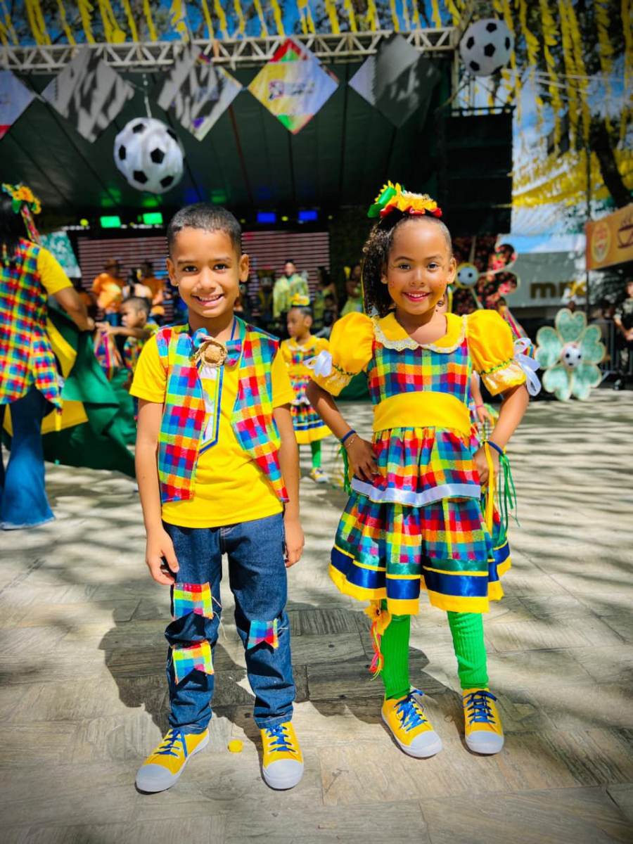 Crianças encantam público com apresentações de quadrilhas juninas no primeiro dia do Arraiá do Laranjinha*