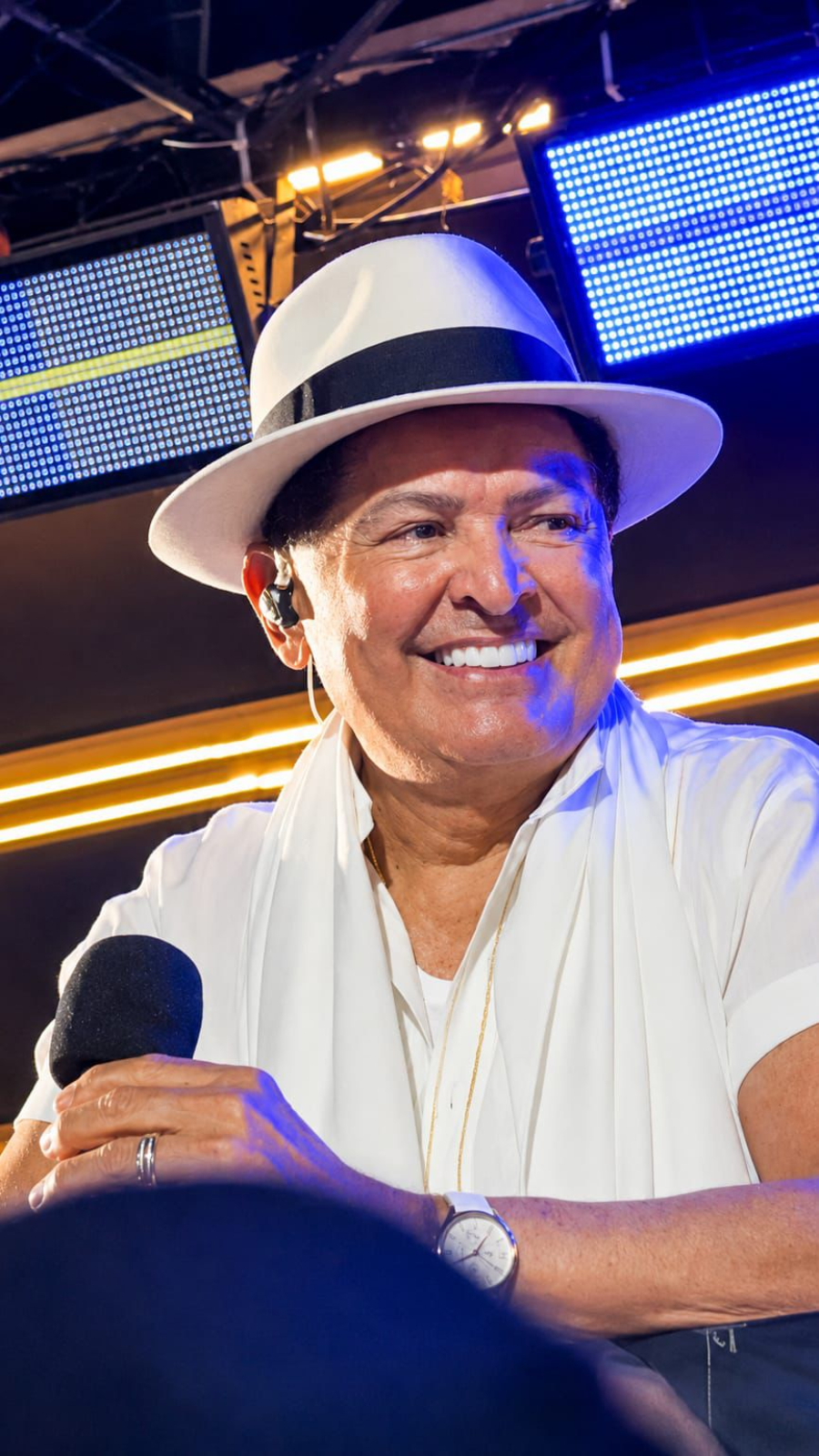 Em show histórico, Alcymar Monteiro arrasta multidão de forrozeiros e recebe título de cidadão de Cruz das Almas.