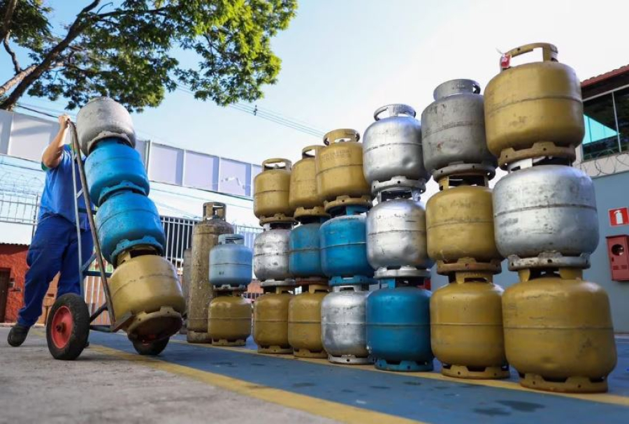 Gás de cozinha vai ficar mais caro na Bahia em setembro